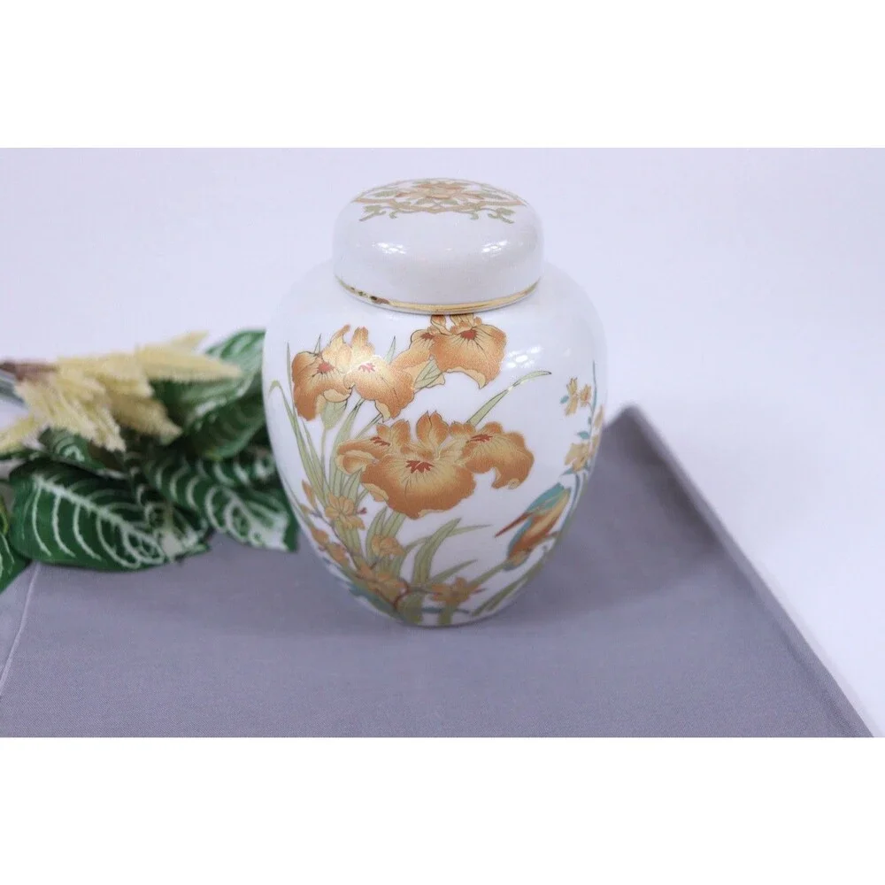 Vintage Porcelain Japanese Ginger Jar Deep Ivory Floral Kingfisher Design 6”